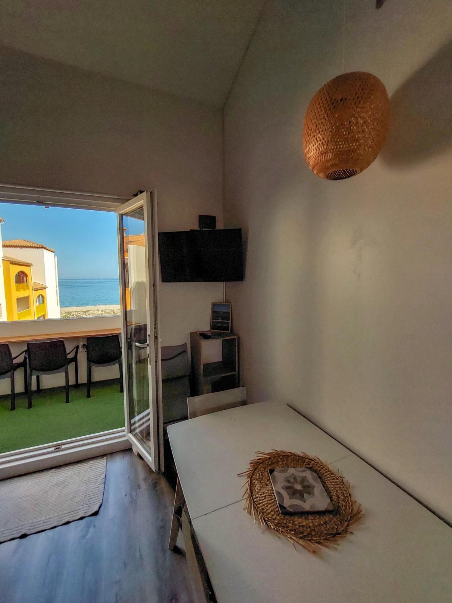 Appart Avec Terrasse Et Magnifique Vue Sur La Mer Le Barcares Luaran gambar